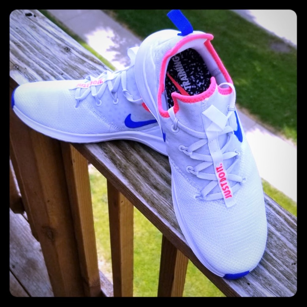 WMNS Nike Free Trainer 8